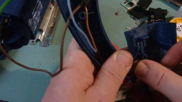 ПОЧЕМУ НЕ СТОИТ ПОКУПАТЬ!!! Лобзик ФИОЛЕНТ ПМ 4-700Э 5 минут работы и он не включается. смотреть онлайн