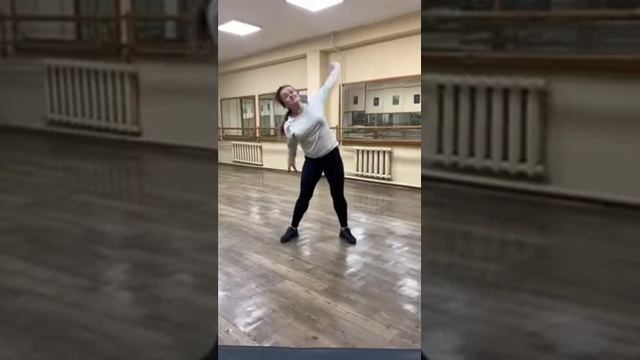 Ранкова зарядка зі скакалкою смотреть онлайн