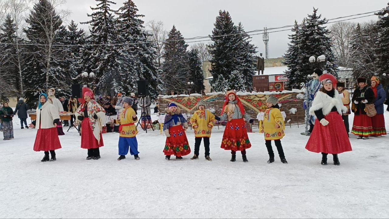 Детский вокальный ансамбль "Колокольчик"
Руководитель Ангелина Уханова смотреть онлайн
