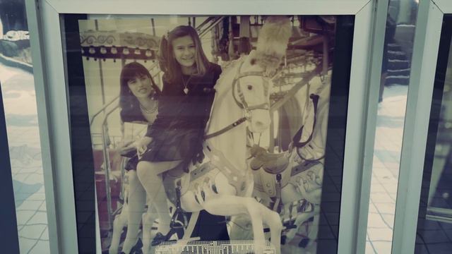 Exploring a Huge Abandoned Mall - 1 Million Sq Ft! смотреть онлайн