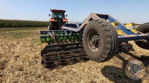 Работа БДЛ LION 4х2П в сцепке с трактором YTO-1304. Работа по стерне.