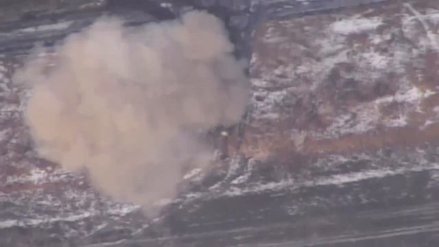 Поражение барражирующими боеприпасами «Ланцет» двух танков и одной САУ ВСУ в районе Клещеевки !!!