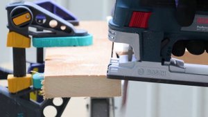 Testing the features of the new super fast 18V Jig Saw Bosch GST 18V-155 SC
