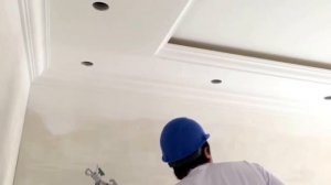 Покраска потолка безвоздушным распылением