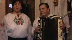 Эту песню любят не только наши бабушки но и молодое поколение.Горлица и дятел.