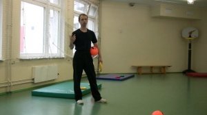 "Морской бой" - подвижная игра на матах с мячами