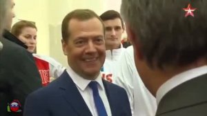Новости СВЕРХДЕРЖАВЫ Медведев предложил сдавать бутылки