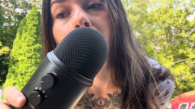 ASMR TONGUE FLUTTERING OUTSIDE💚 смотреть онлайн