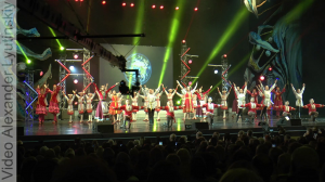 Образцовый хореографический ансамбль "Изюминка" с композицией "Хоровод  дружбы народов России".