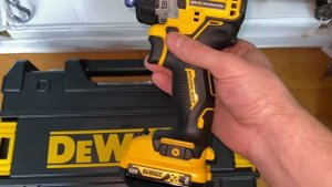 DEWALT DCF601D2. Быстрый обзор шуруповерта.
