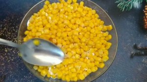 Салат с курицей и  грибами! Быстро, просто и очень вкусно!