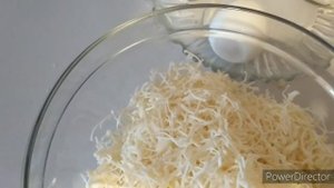 Еврейский салат, плавленый сырок и яйцо