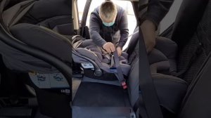 Установка автолюльки Joie в машину