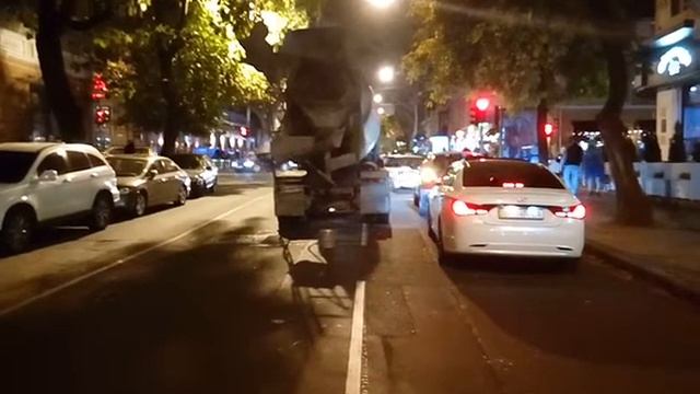 Бетономешалка поломалась.