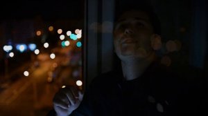 Одинокая девушка