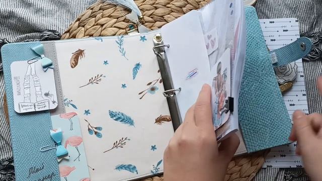 Зелёно-голубой планер текстурой / Планер ручной работы на кольцевом механизме / Скрапбукинг смотреть онлайн