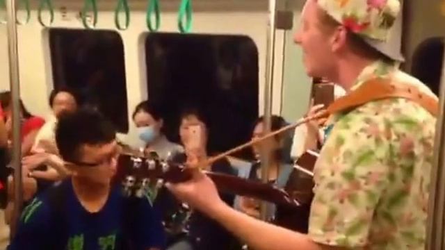 Cajon & guitar Jam on MRT смотреть онлайн