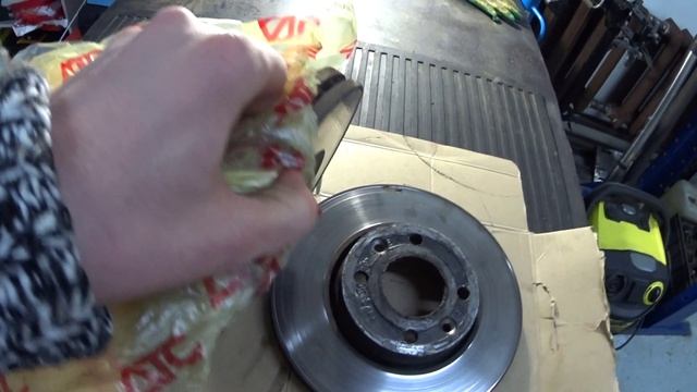 Поставил тормоза в стиле AMG. Лада Веста смотреть онлайн