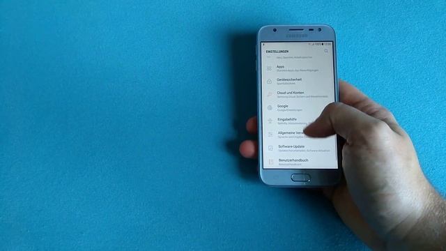 Samsung Galaxy J3 (2017) Duos | UI and first impression смотреть онлайн