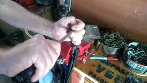 Если дворник задевает об капот на калине. Решение за 2 минуты.