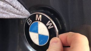 Замена значков BMW за пара минут & Changing BMW badges in a couple of minutes