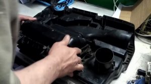 Замена воздушного фильтра двигателя SUZUKI SX 4 2014