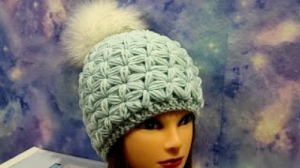 ШАПКА УЗОРОМ ЗВЕЗДОЧКИ крючком. Шапочка для начинающих. (720p).mp4