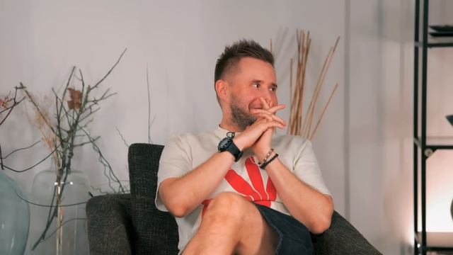 ЕЩЕ ТУПЕЕ: Шнобелевская премия, «Черно-белая любовь» и битва на шариках смотреть онлайн