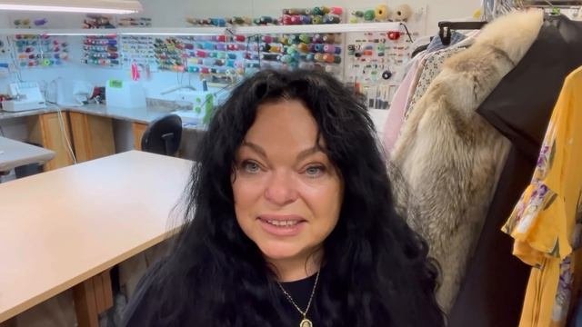 ✂️ ПОДГОНКА ОДЕЖДЫ в США ??… Почему  американки покупают платья не по размеру ⁉️…. #649