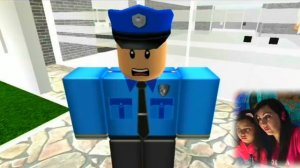 БЛИЗНЯШКИ Подрались иза Любовных СМС в Школе Страшные истории РОБЛОКС Roblox Валеришка