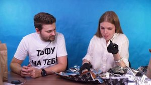 ВЕГЕТАРИАНКА ПЕРВЫЙ РАЗ ПРОБУЕТ БУРГЕРЫ ИЗ BLACKSTAR BURGERS