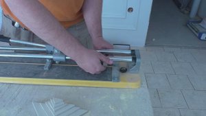 Режем плитку по диагонали