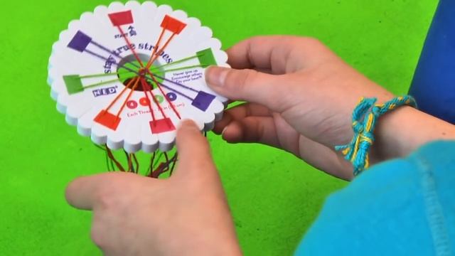 How to Make Friendship Bracelets - a beginner tutorial смотреть онлайн