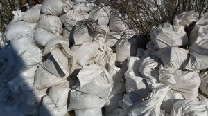 Продается 25 кубов земли с песком в мешках