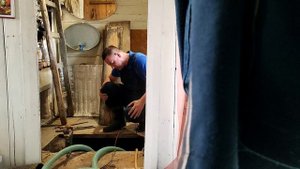 Бурение абиссинской скважины внутри дома