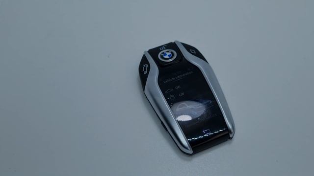 Ремонт чип ключа зажигания БМВ Х7 после попадания влаги. Замена аккумулятора автоключа. смотреть онлайн