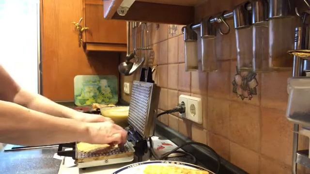 #вафли90-х#бабушкинавафельница#домашнийхлеб#выпечкавафельДомашний хлеб на закваске и хрустящие вафл