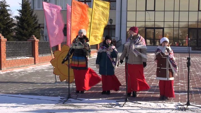 На ярмарке выступил вокальный коллектив "Таволга" смотреть онлайн