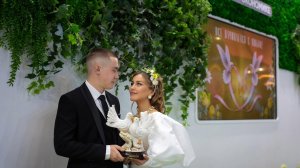 Уральские пары сыграли свадьбу на выставке "Россия"
