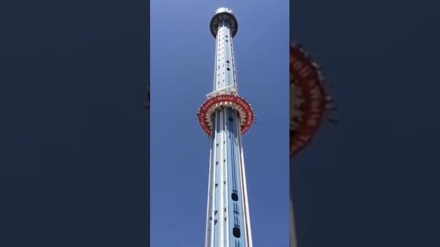 Scary 60 metre free fall tower at Tivoli World, Spain