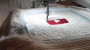 Вышивка лого Ютуб на вышивальной машинке ЧПУ