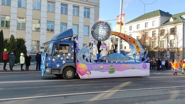 Парад Дедов Морозов в Бресте 2022 год. смотреть онлайн