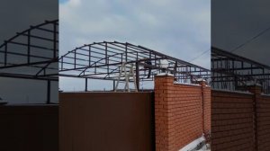 Сборка арочого навеса 7х10 метров. Сварка ферм для навеса. Поликорбанат.