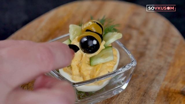 Фаршированные яйца с декором  - Рецепты от Со Вкусом