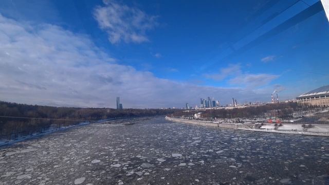 Гуляем по Москве: МГУ, Воробьевы горы, канатная дорога, Лужники, Новодевичий монастырь смотреть онлайн