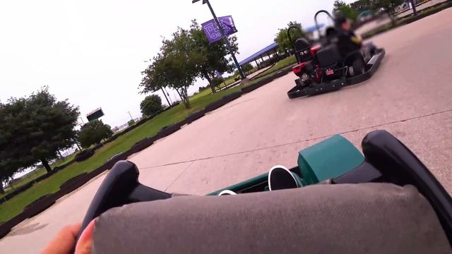 Izzy's Toy Time GO KART CHALLENGE! смотреть онлайн