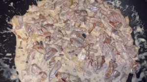 Жюльен с языком и грибами, исчезает со стола за считаные минуты!