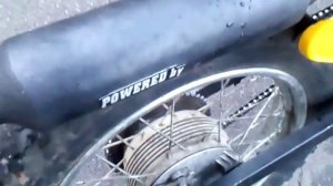 Работа Suzuki Ts 50 с глушителем и без него .