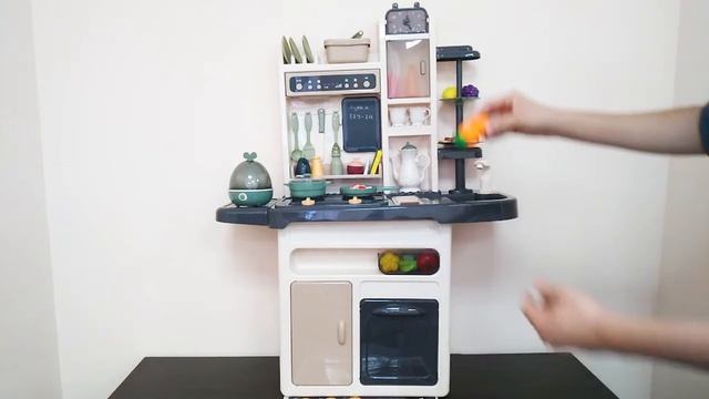 Детская игровая кухня для ребенка Home Kitchen 889-211 со звуковыми и световыми эффектами смотреть онлайн