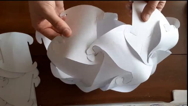 СДЕЛАТЬ БЕСПЛАТНЫЙ И ОЧЕНЬ НЕОБЫЧНЫЙ СВЕТИЛЬНИК ИЗ БУМАГИ смотреть онлайн